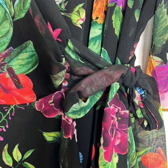 Joseph Ribkoff Black Floral Rose Wrap Dress Women Size 6 BLEMISH - Picture 3 of 6